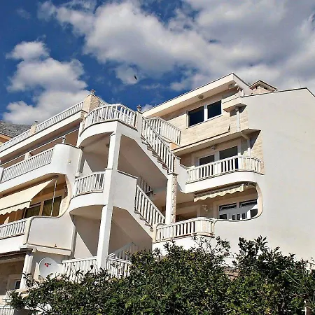 Apartment Mit Balkon Und Meerblick In Strandnaehe