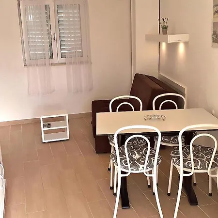 Mit Balkon Und Meerblick In Strandnaehe * Baska Voda